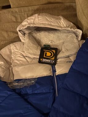 NWT defective L.L. Bean White and Blue Kids Puffer Jacket has cut in front